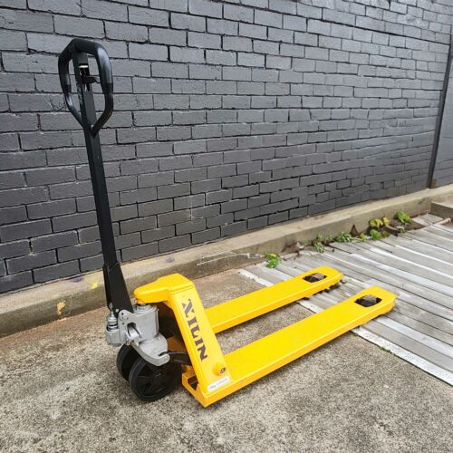 520mm Wide Pallet Truck - Image 2